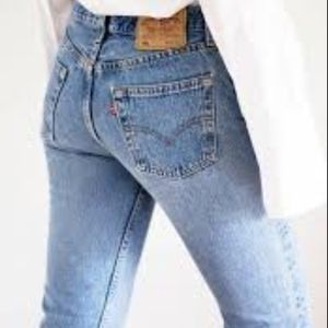 Levis 501 Button Fly. Original Fit. Womens